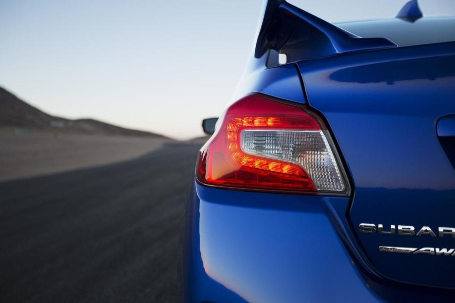  Subaru WRX STI 2015 года  (EU) (фото 17 из 24)